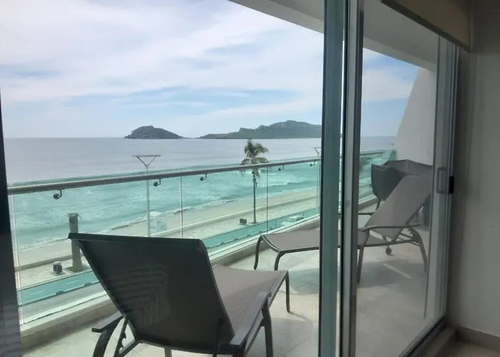 Hermoso Y Moderno Departamento Frente Al Malecon Con Preciosa Vista Al Mar